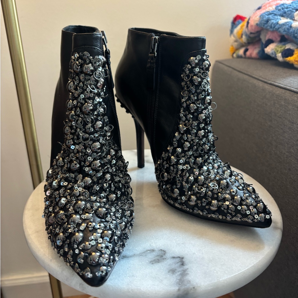 Vera Wang Lavender Label Beacon Italian Leather Booties Sz 7.5 Beaded